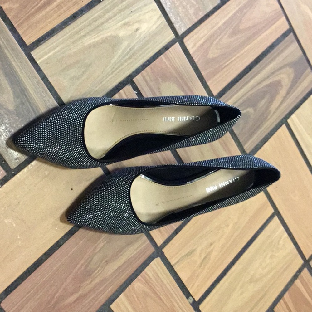 Shoes - Picture 3 of 4